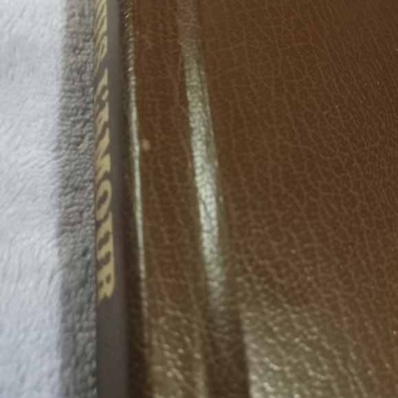 1983 Faux Leather Hardcover Law of the Desert Born by Louis L'Amour - Picture 2 of 14